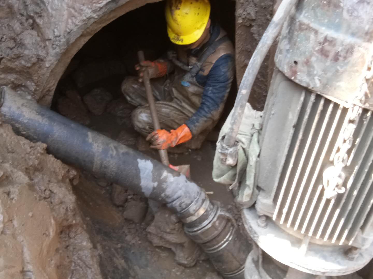 南林乡管道清淤