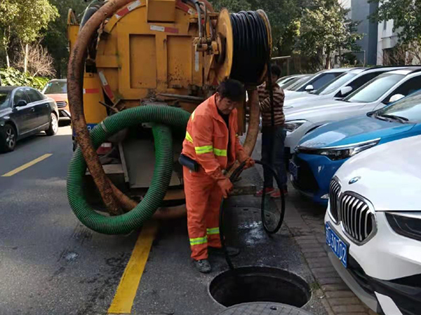 南林乡排污管道清淤